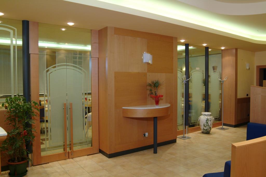 Hotel Nettuno Соттомаріна Екстер'єр фото